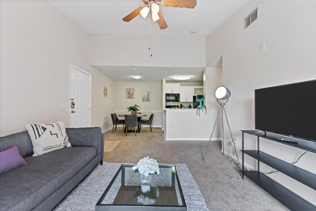 Designed 2Br With Balcony Pool And Gym Appartement Bradenton Buitenkant foto
