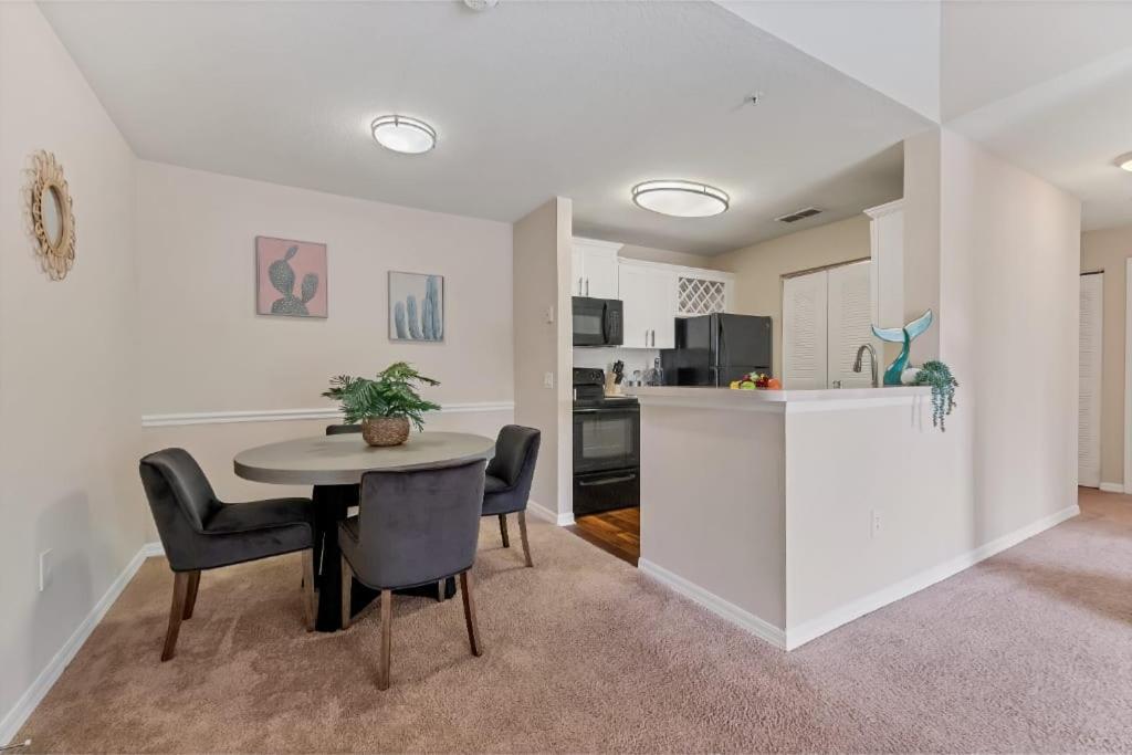 Designed 2Br With Balcony Pool And Gym Appartement Bradenton Buitenkant foto